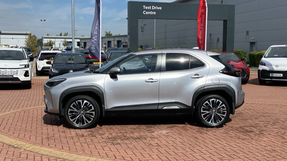 Toyota Yaris Cross 1.5 Hybrid Excel 5dr CVT Hybrid Estate - Image 24