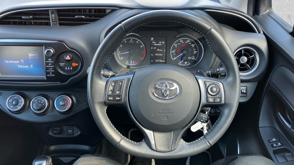 Toyota Yaris 1.5 VVT-i Y20 5dr CVT [Bi-tone] Petrol Hatchback - Image 10