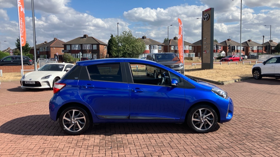 Toyota Yaris 1.5 VVT-i Y20 5dr CVT [Bi-tone] Petrol Hatchback - Image 43