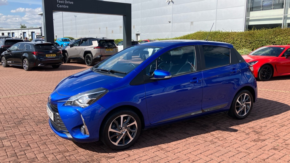 Toyota Yaris 1.5 VVT-i Y20 5dr CVT [Bi-tone] Petrol Hatchback - Image 47