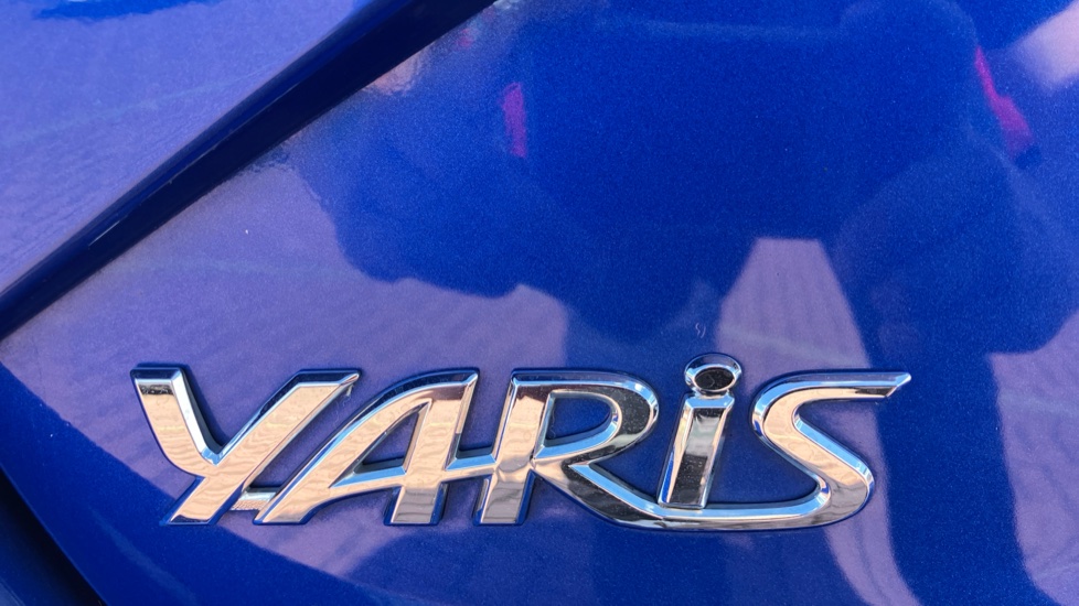 Toyota Yaris 1.5 VVT-i Y20 5dr CVT [Bi-tone] Petrol Hatchback - Image 55