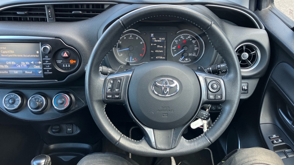 Toyota Yaris 1.5 VVT-i Y20 5dr CVT [Bi-tone] Petrol Hatchback - Image 57