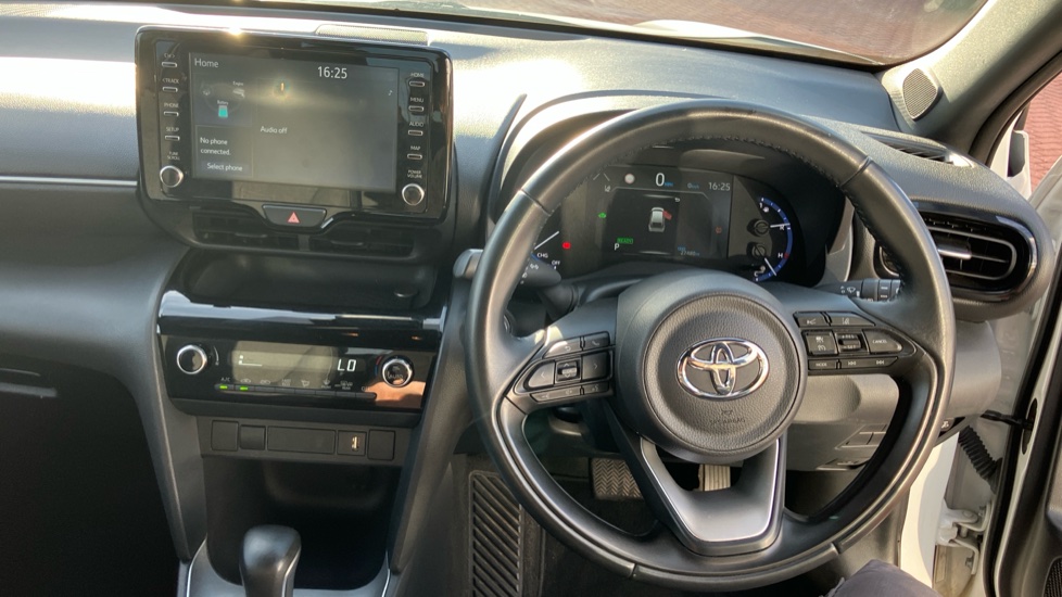 Toyota Yaris Cross 1.5 Hybrid Design 5dr CVT Hybrid Estate - Image 6