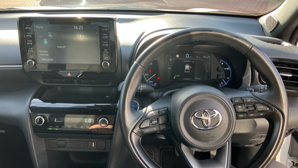 Toyota Yaris Cross 1.5 Hybrid Design 5dr CVT Hybrid Estate - Image 7