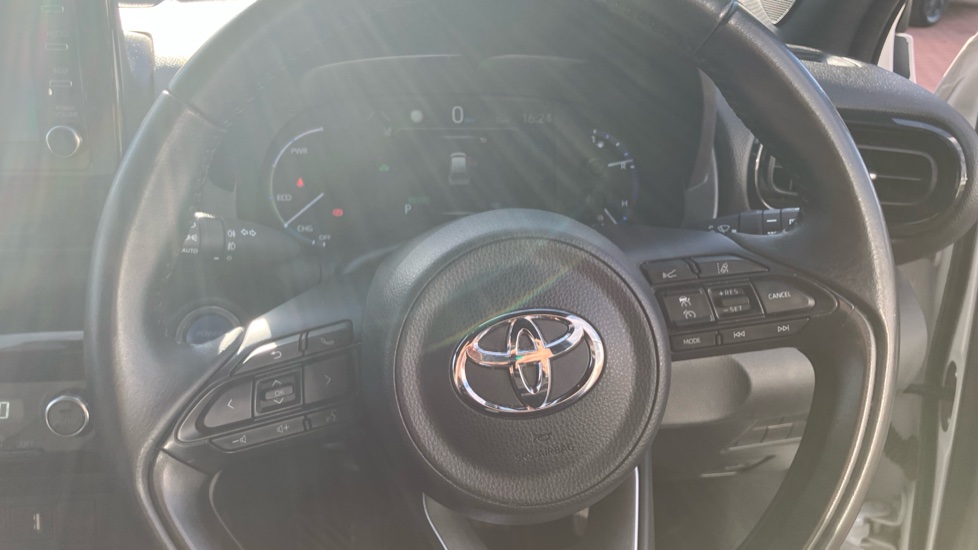 Toyota Yaris Cross 1.5 Hybrid Design 5dr CVT Hybrid Estate - Image 10
