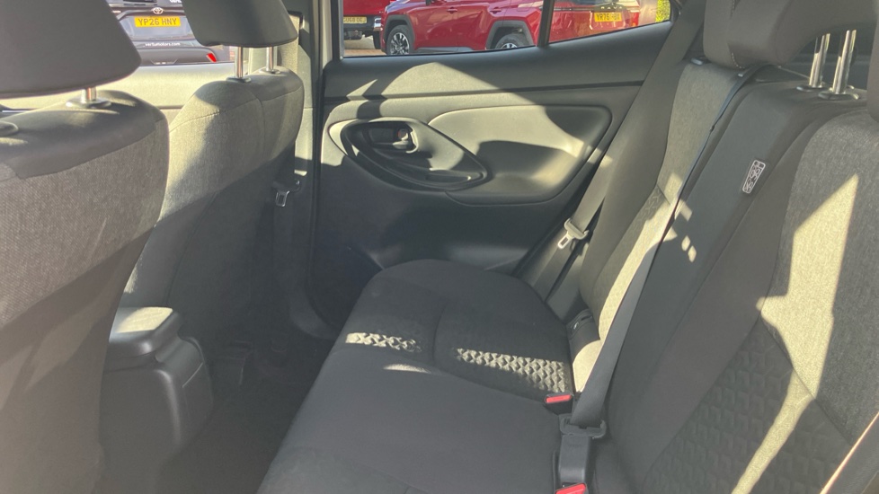 Toyota Yaris Cross 1.5 Hybrid Design 5dr CVT Hybrid Estate - Image 15