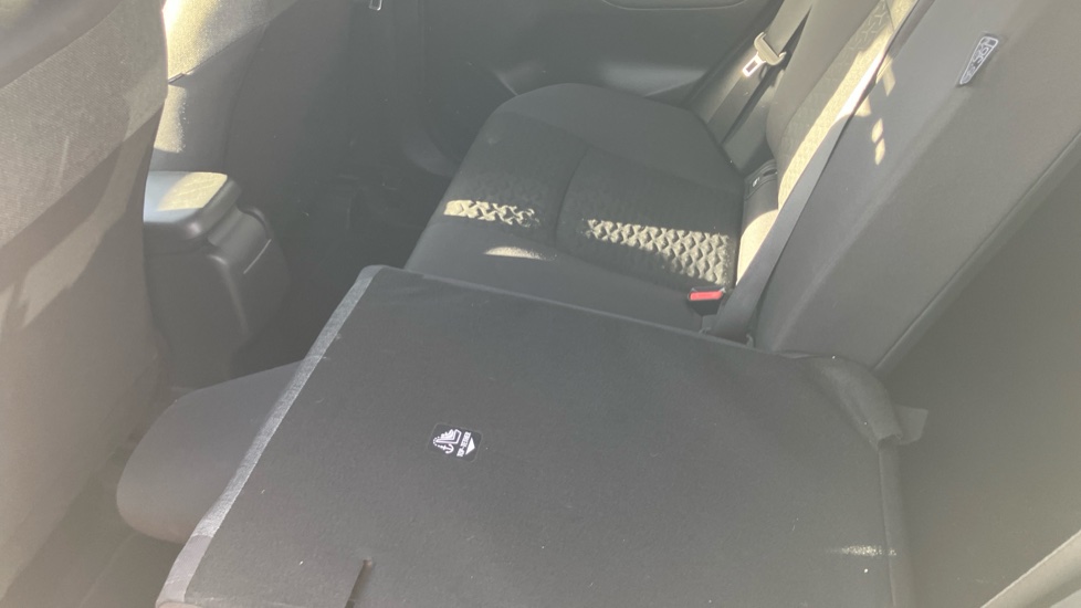Toyota Yaris Cross 1.5 Hybrid Design 5dr CVT Hybrid Estate - Image 18