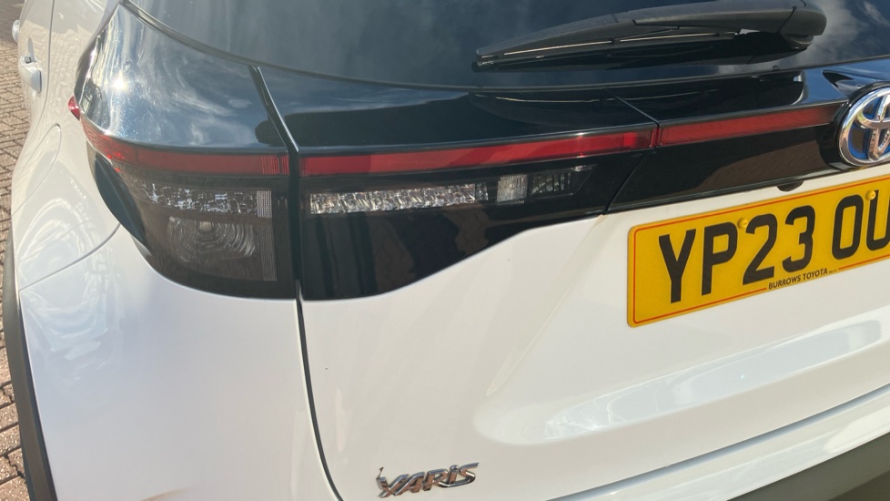 Toyota Yaris Cross 1.5 Hybrid Design 5dr CVT Hybrid Estate - Image 21
