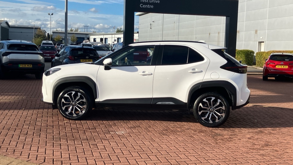 Toyota Yaris Cross 1.5 Hybrid Design 5dr CVT Hybrid Estate - Image 24