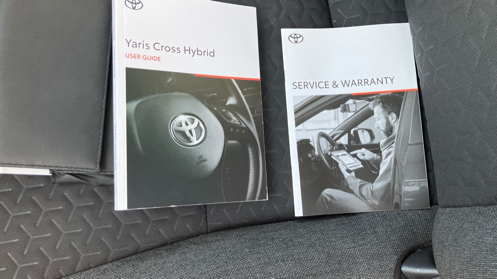 Toyota Yaris Cross 1.5 Hybrid Design 5dr CVT Hybrid Estate - Image 27