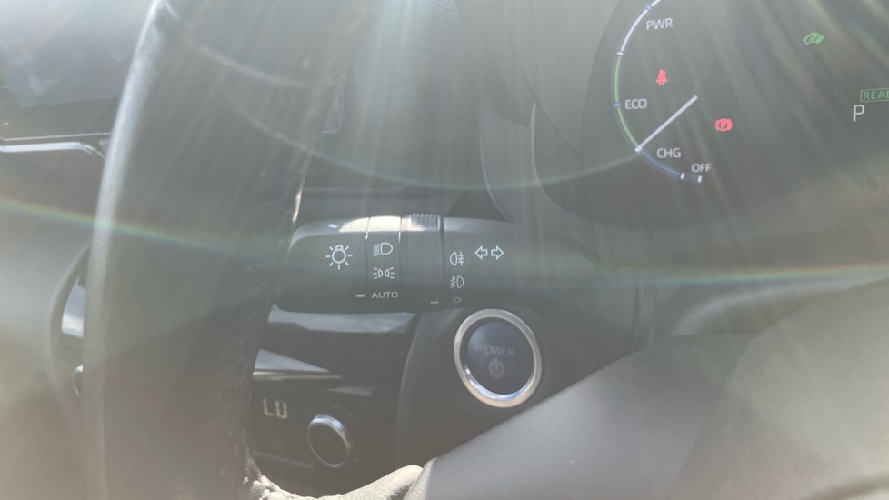 Toyota Yaris Cross 1.5 Hybrid Design 5dr CVT Hybrid Estate - Image 31