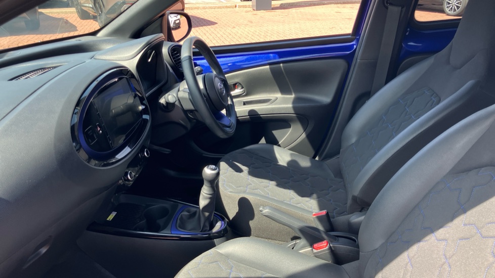 Toyota Aygo X 1.0 VVT-i Exclusive 5dr Petrol Hatchback - Image 5