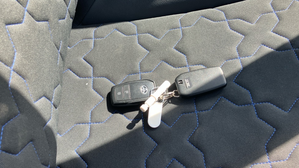 Toyota Aygo X 1.0 VVT-i Exclusive 5dr Petrol Hatchback - Image 28