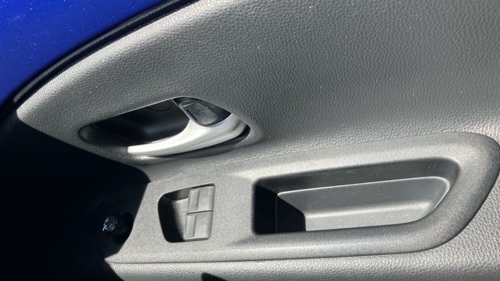 Toyota Aygo X 1.0 VVT-i Exclusive 5dr Petrol Hatchback - Image 30