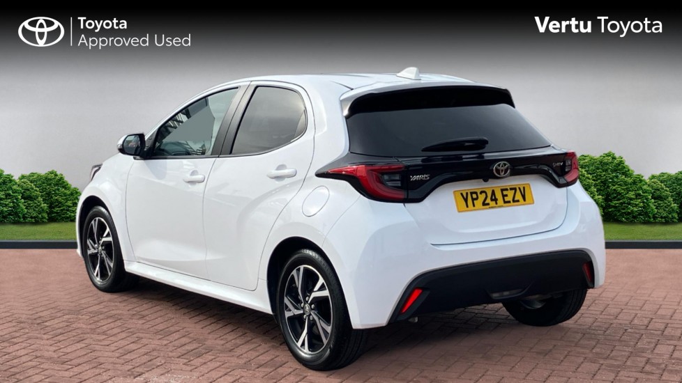 Toyota Yaris 1.5 Hybrid Design 5dr CVT Hybrid Hatchback - Image 4