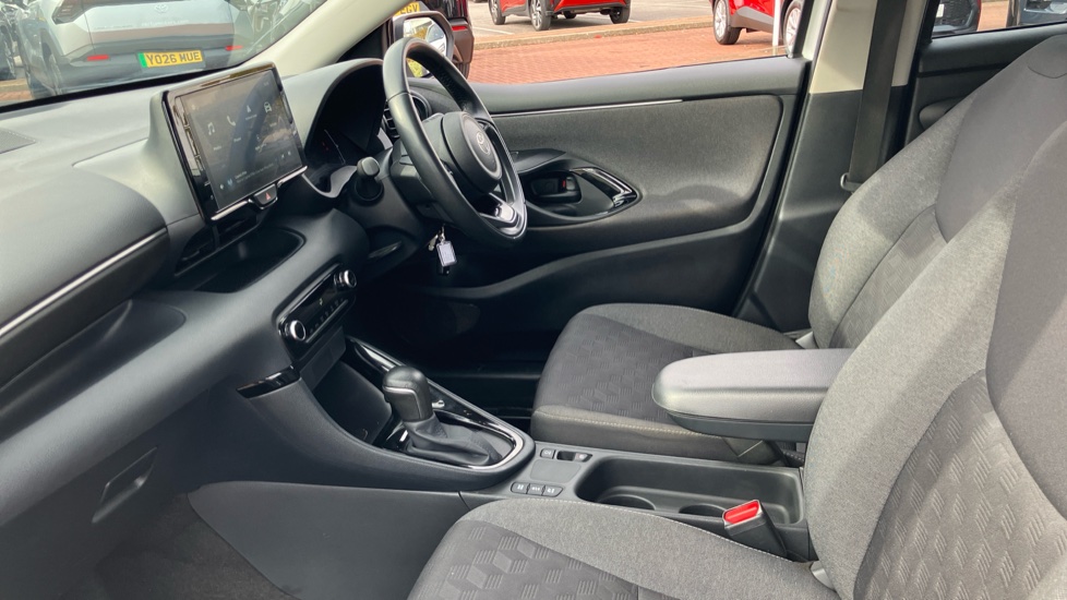 Toyota Yaris 1.5 Hybrid Design 5dr CVT Hybrid Hatchback - Image 5