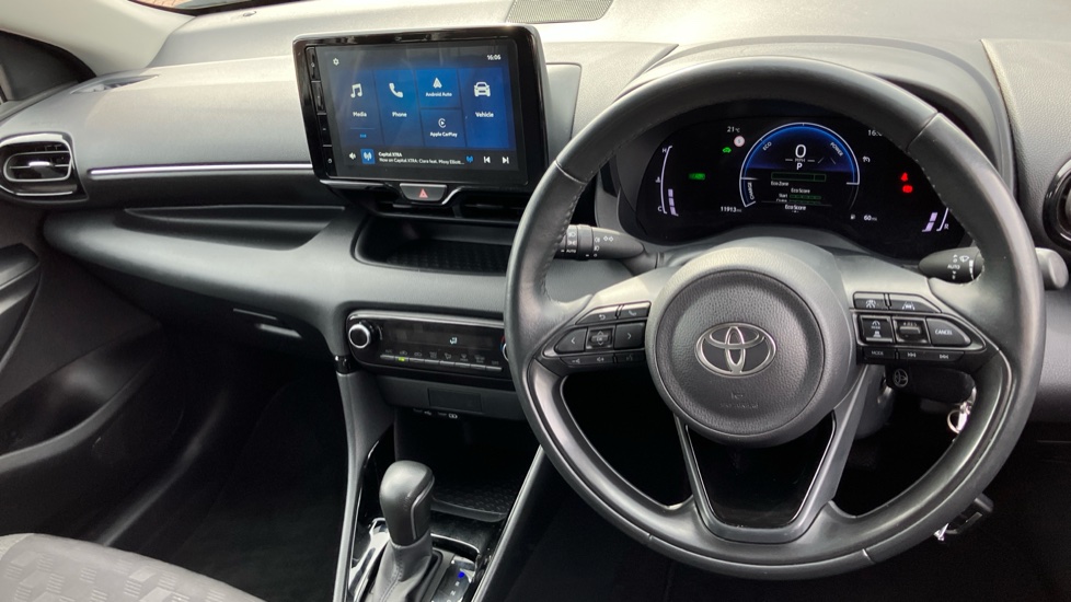 Toyota Yaris 1.5 Hybrid Design 5dr CVT Hybrid Hatchback - Image 6