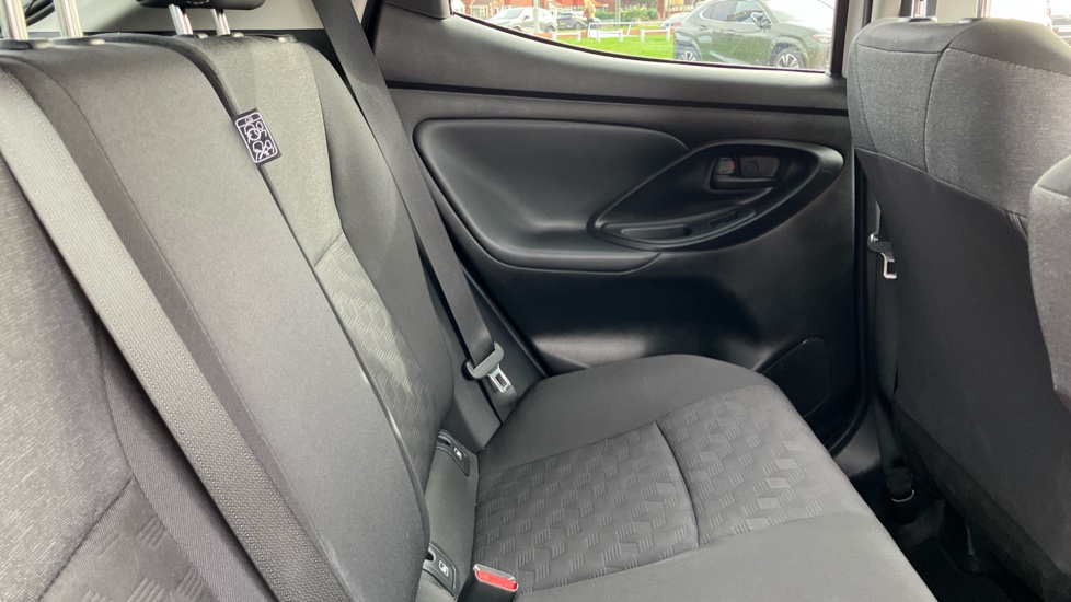 Toyota Yaris 1.5 Hybrid Design 5dr CVT Hybrid Hatchback - Image 8