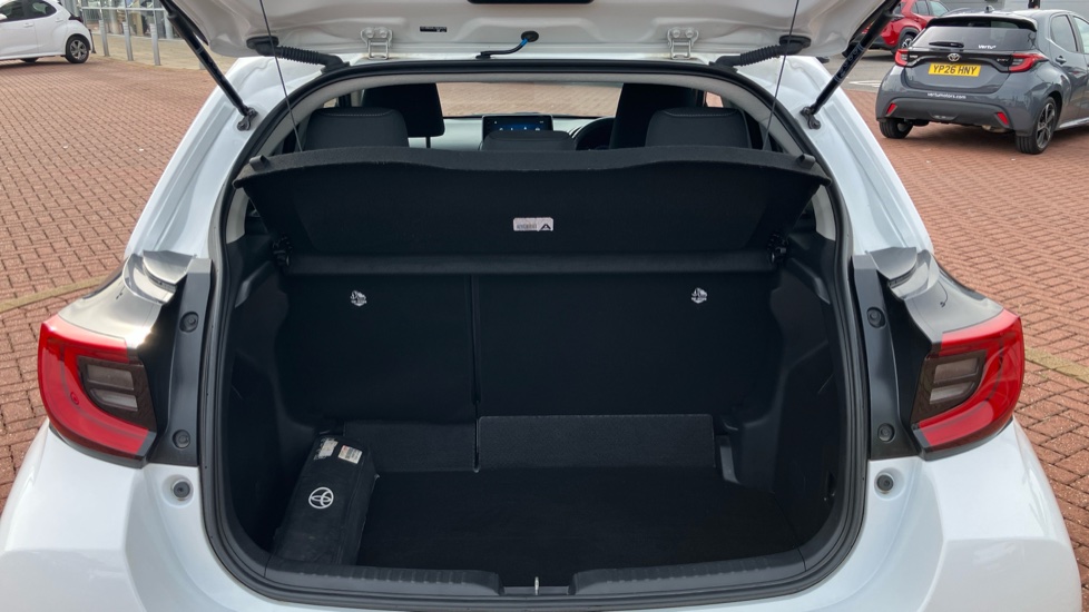 Toyota Yaris 1.5 Hybrid Design 5dr CVT Hybrid Hatchback - Image 13