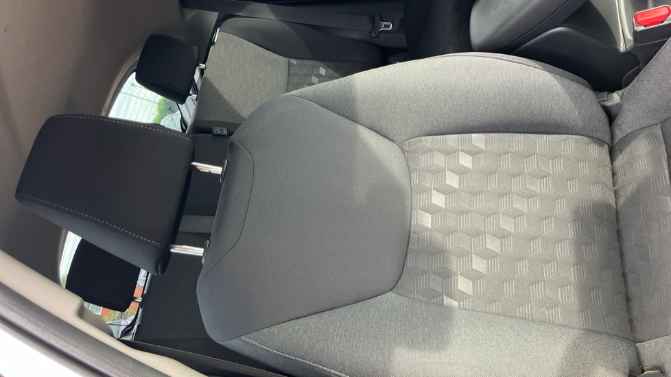 Toyota Yaris 1.5 Hybrid Design 5dr CVT Hybrid Hatchback - Image 14