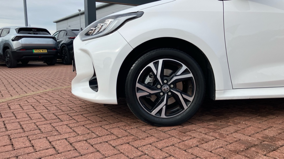 Toyota Yaris 1.5 Hybrid Design 5dr CVT Hybrid Hatchback - Image 25