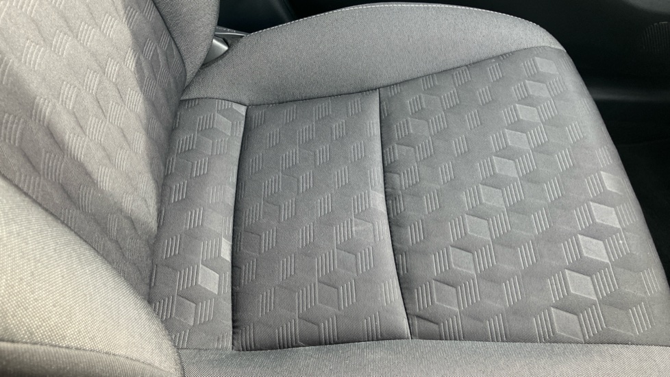 Toyota Yaris 1.5 Hybrid Design 5dr CVT Hybrid Hatchback - Image 27