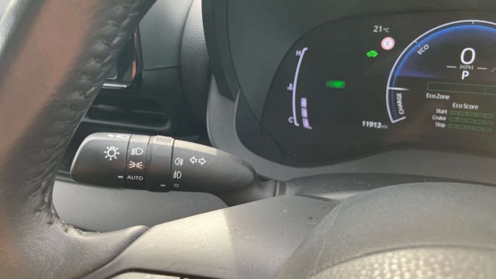 Toyota Yaris 1.5 Hybrid Design 5dr CVT Hybrid Hatchback - Image 31