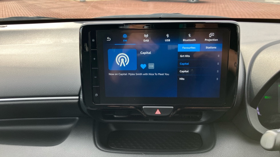 Toyota Yaris 1.5 Hybrid Design 5dr CVT Hybrid Hatchback - Image 41
