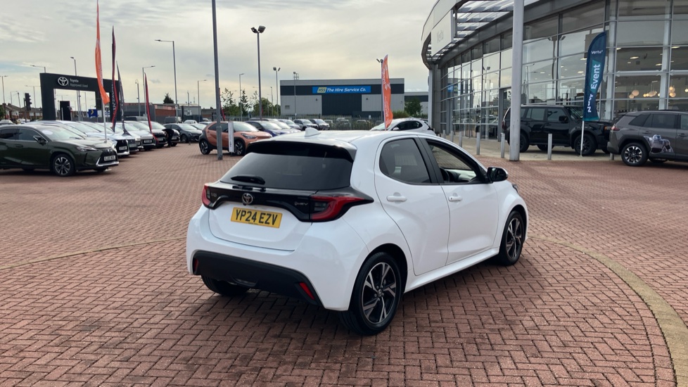 Toyota Yaris 1.5 Hybrid Design 5dr CVT Hybrid Hatchback - Image 47