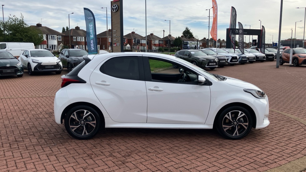 Toyota Yaris 1.5 Hybrid Design 5dr CVT Hybrid Hatchback - Image 50