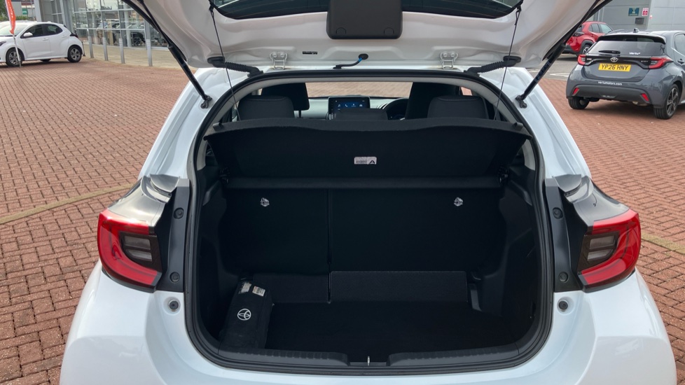 Toyota Yaris 1.5 Hybrid Design 5dr CVT Hybrid Hatchback - Image 52