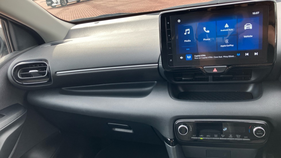 Toyota Yaris 1.5 Hybrid Design 5dr CVT Hybrid Hatchback - Image 54