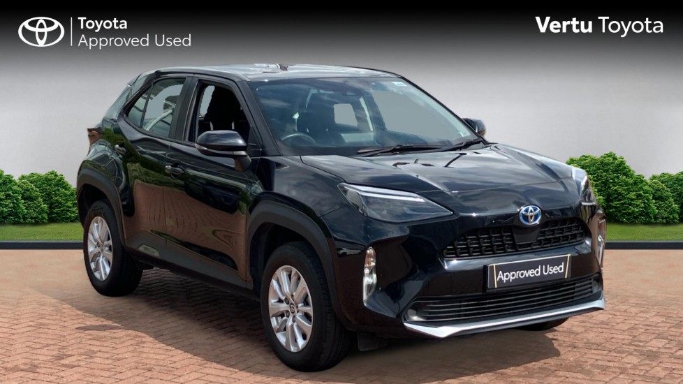 Toyota Yaris Cross 1.5 Hybrid Icon 5dr CVT Hybrid Estate - Image 1