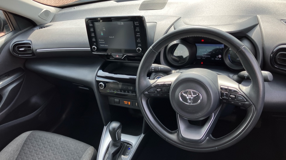 Toyota Yaris Cross 1.5 Hybrid Icon 5dr CVT Hybrid Estate - Image 6