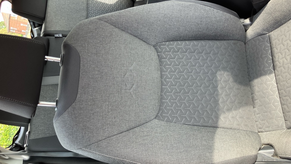 Toyota Yaris Cross 1.5 Hybrid Icon 5dr CVT Hybrid Estate - Image 14