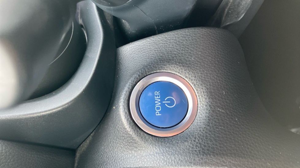 Toyota Yaris Cross 1.5 Hybrid Icon 5dr CVT Hybrid Estate - Image 16