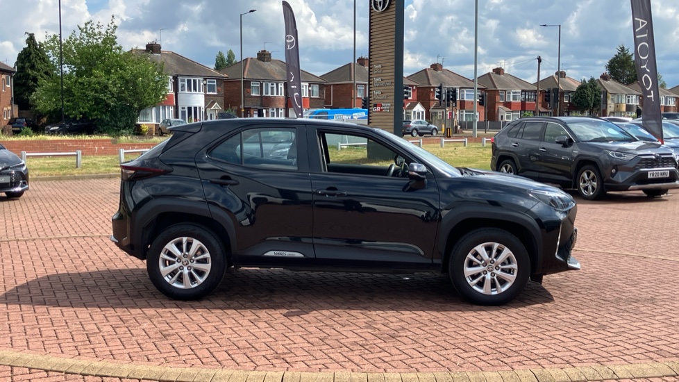 Toyota Yaris Cross 1.5 Hybrid Icon 5dr CVT Hybrid Estate - Image 23