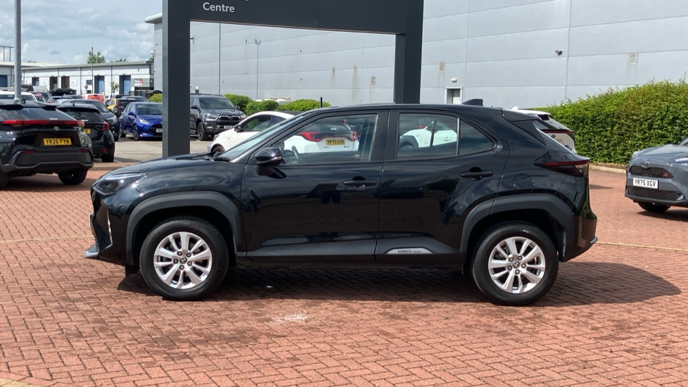 Toyota Yaris Cross 1.5 Hybrid Icon 5dr CVT Hybrid Estate - Image 24