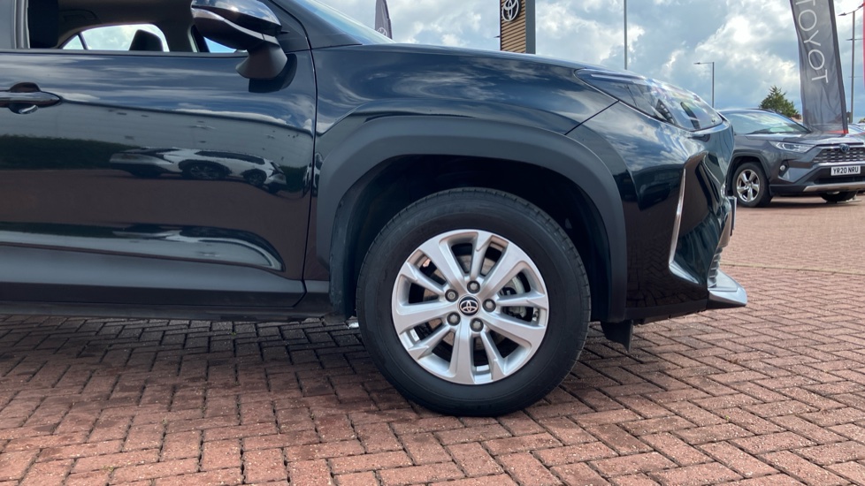 Toyota Yaris Cross 1.5 Hybrid Icon 5dr CVT Hybrid Estate - Image 25