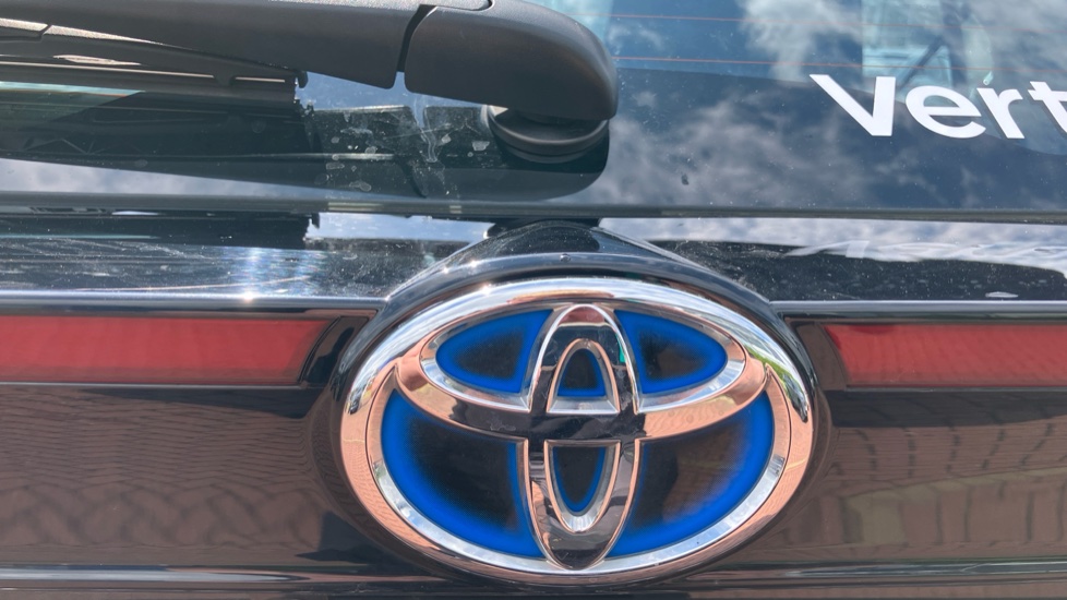 Toyota Yaris Cross 1.5 Hybrid Icon 5dr CVT Hybrid Estate - Image 49