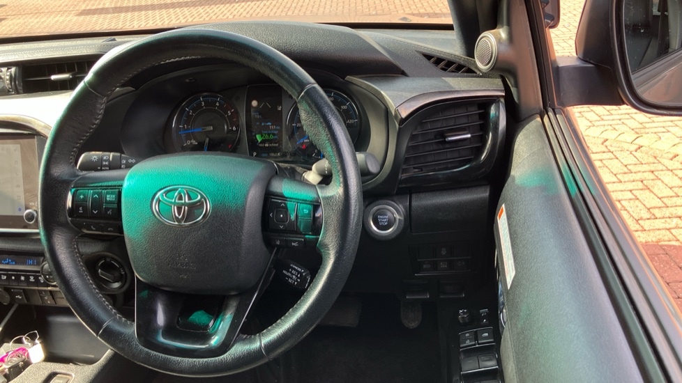 Toyota Hilux Diesel Invincible X D/Cab Pick Up 2.8 D 48V Auto - Image 10