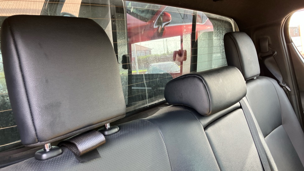 Toyota Hilux Diesel Invincible X D/Cab Pick Up 2.8 D 48V Auto - Image 18