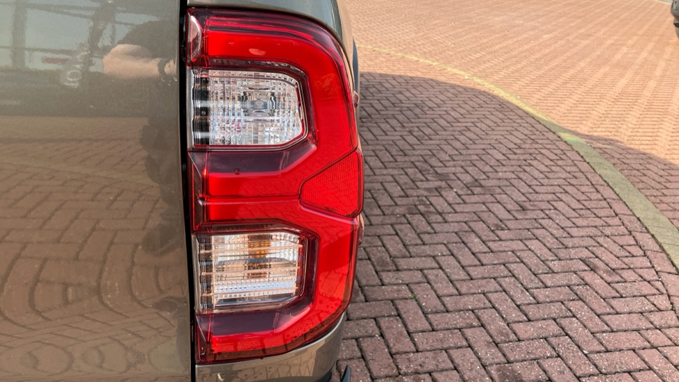 Toyota Hilux Diesel Invincible X D/Cab Pick Up 2.8 D 48V Auto - Image 21