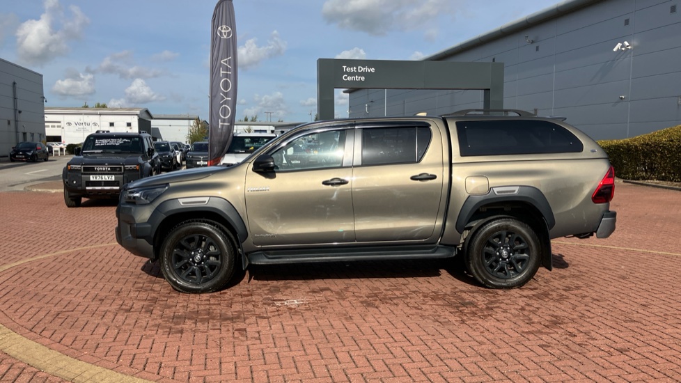 Toyota Hilux Diesel Invincible X D/Cab Pick Up 2.8 D 48V Auto - Image 24