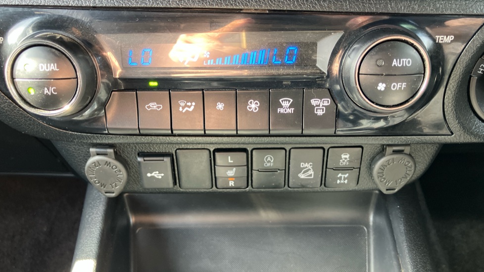 Toyota Hilux Diesel Invincible X D/Cab Pick Up 2.8 D 48V Auto - Image 33