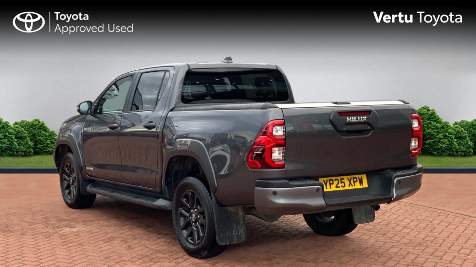 Toyota Hilux Diesel Invincible X D/Cab Pick Up 2.8 D 48V Auto - Image 4