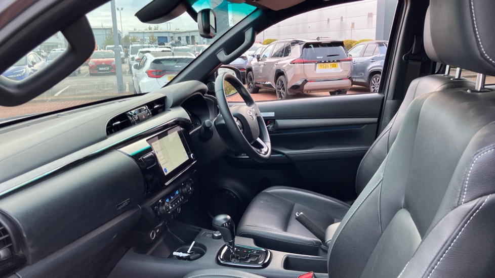 Toyota Hilux Diesel Invincible X D/Cab Pick Up 2.8 D 48V Auto - Image 5