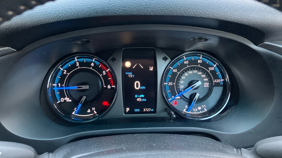Toyota Hilux Diesel Invincible X D/Cab Pick Up 2.8 D 48V Auto - Image 11