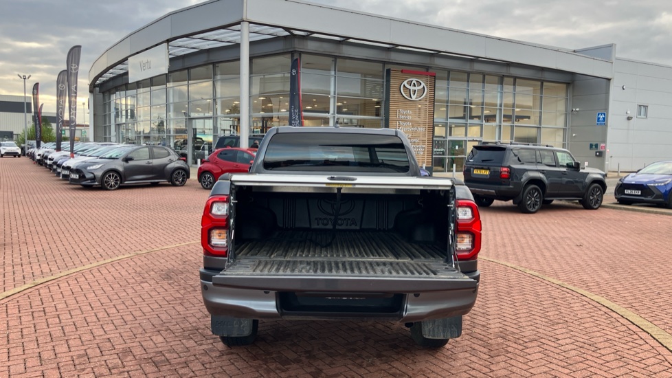 Toyota Hilux Diesel Invincible X D/Cab Pick Up 2.8 D 48V Auto - Image 13