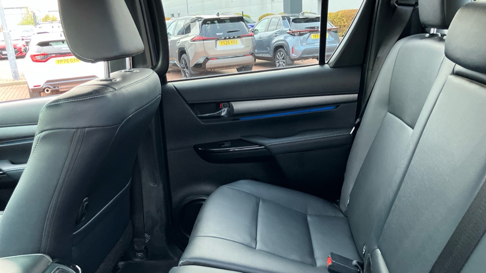Toyota Hilux Diesel Invincible X D/Cab Pick Up 2.8 D 48V Auto - Image 15